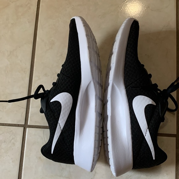 Nike Tanjun running sneakers - Picture 2 of 3